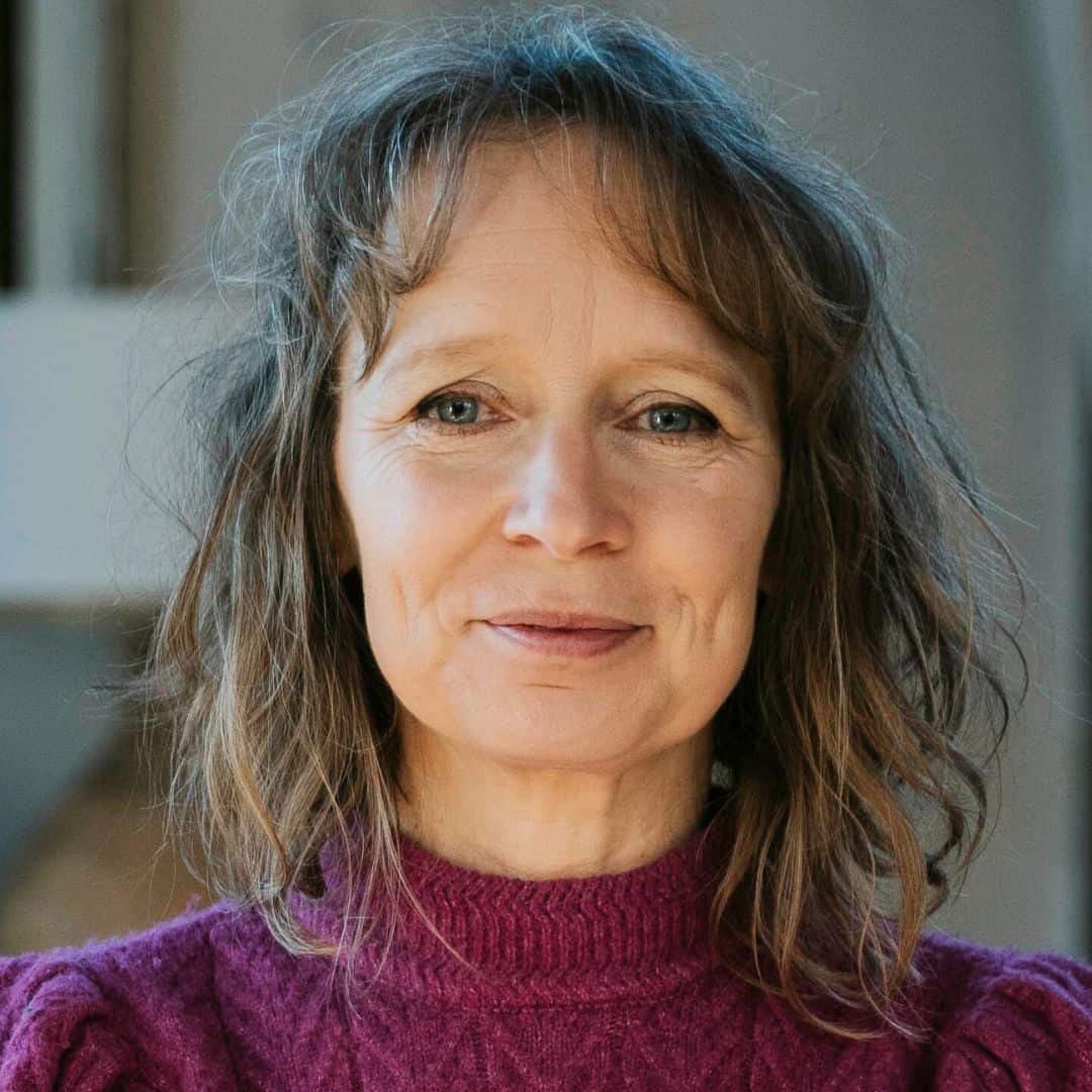 Headshot of Annemiek van Helsdingen